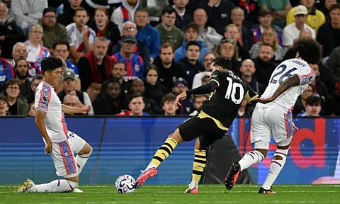 Cú đúp của Haaland và Cherki giúp Man City đè bẹp Crystal Palace