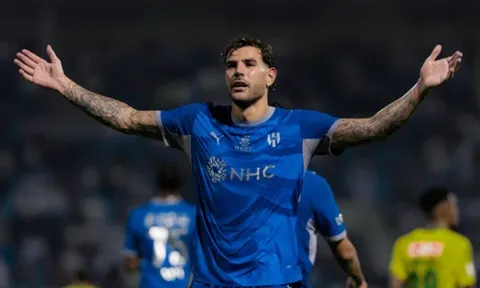 Al Hilal hủy diệt Al Khaleej 5-1, bám đuổi Al Nassr trên BXH