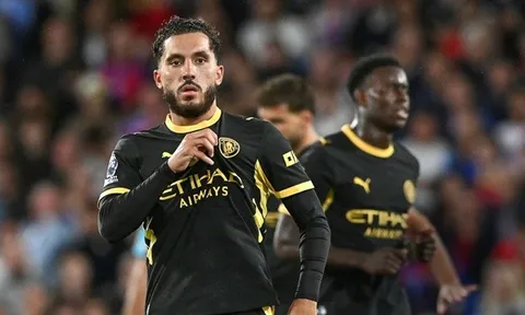 Jamie Redknapp ngả mũ trước kiệt tác của Rayan Cherki