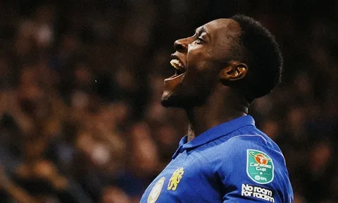 Welbeck nổ súng ngày ra mắt Chelsea, Xabi Alonso hết lời ca ngợi
