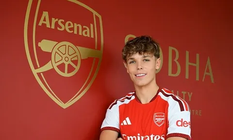 Arsenal hoàn tất vụ Igor Tyjon, công bố số áo đấu