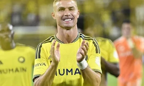 Ronaldo tri ân đồng đội sau bàn thắng lịch sử cho Al Nassr