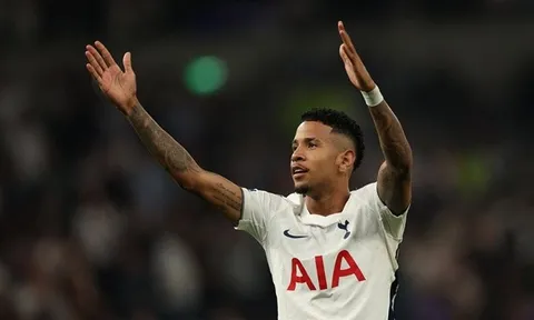 Tottenham mất Savio nhưng trình làng sát thủ Marmoush
