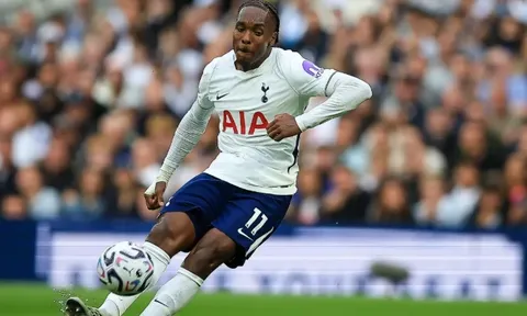 Khoảnh khắc thảm họa của Mathys Tel khiến CĐV Tottenham phẫn nộ
