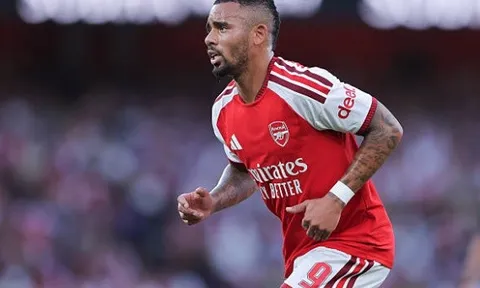 Gabriel Jesus và trạm dừng chân tạm thời cho hàng công Barca