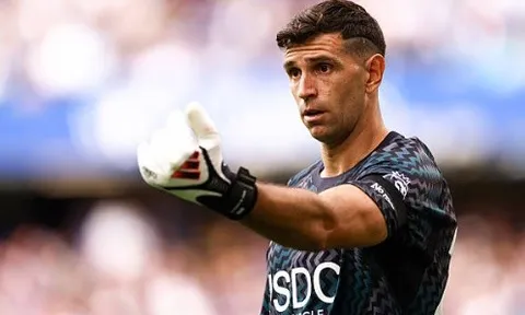 Emi Martinez gia nhập Chelsea sau khi nhận lời khuyên từ Cech