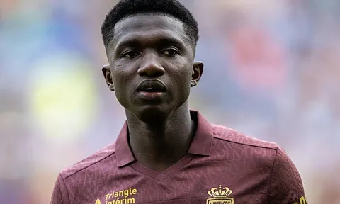 Chelsea tiến sát chữ ký của tiền vệ Lamine Camara