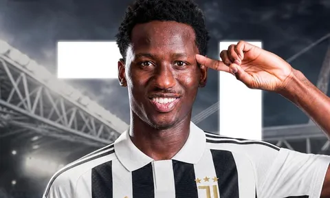 Romano xác nhận Juventus chốt xong Sarr, Spurs sắp đón Ndiaye