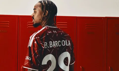 CHÍNH THỨC: Bom tấn 123 triệu bảng, Barcola gia nhập Liverpool