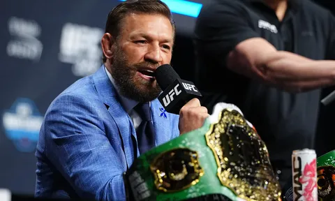 Tyson Fury tuyên bố Conor McGregor chỉ là kẻ bắt chước phong cách khẩu chiến của mình