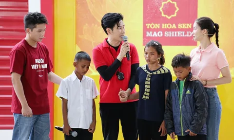 Mái ấm gia đình Việt tập 201: Mồ côi cha mẹ, ba chị em tự lo từng bữa cơm vẫn quyết tâm đi học khiến Quân A.P xót xa