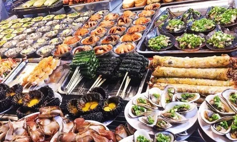 Ở Quảng Ninh có khu chợ sầm uất nhất định phải ghé qua dịp 2/9: Bán hải sản ngon bổ rẻ, là "thiên đường ẩm thực" ai cũng mê