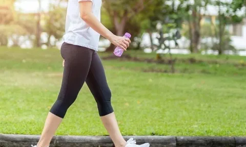 Bài tập cực đơn giản lại không tốn kém, giúp chị em tuổi ngoài 40 giữ dáng đẹp da, tốt hơn mỗi ngày