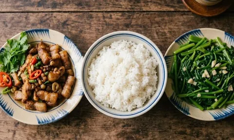 3 cách ăn cơm không bị tích mỡ thừa