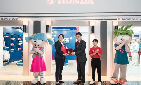 Honda Việt Nam hợp tác cùng KidZania Hà Nội ra mắt Trung tâm Công nghệ Xe máy điện Honda