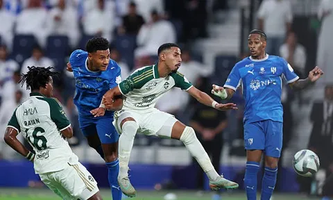 Al Hilal thắng áp đảo trong ngày Al Ahli nhận thẻ đỏ