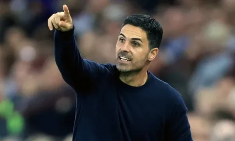 Arsenal đang chơi một canh bạc rủi ro với hàng công