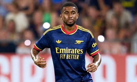 Reiss Nelson quay lại Feyenoord sau khi rời Arsenal