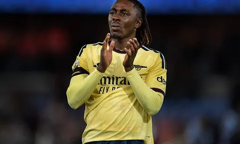 Màn chuộc lỗi của Eze mở ra hy vọng cho Arsenal