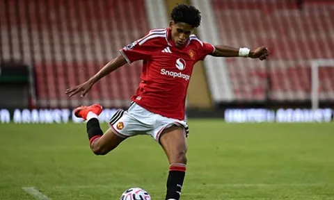 Man Utd nên gạt bỏ Zirkzee để dọn đường cho JJ Gabriel