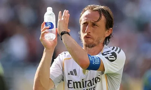Modric tiết lộ Mourinho ''làm tất cả'' để anh gia nhập Real