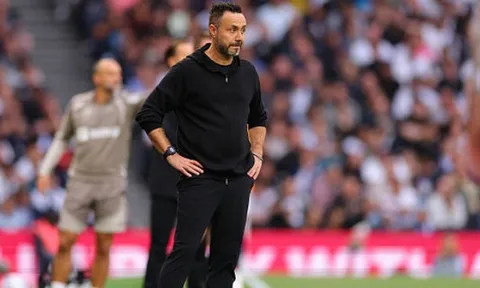 Chuyên gia khen ngợi pha ''lách luật'' của Tottenham