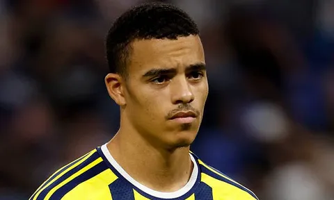 UEFA điều tra Greenwood và Guendouzi sau màn hỗn chiến với Lyon