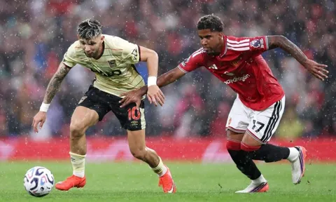 Nước đi tỉnh táo của Man Utd giữa thời buổi bão giá