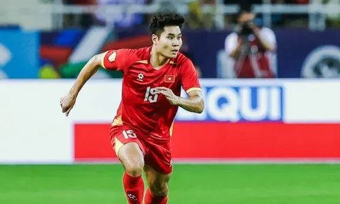 Cánh phải tuyển Việt Nam và vùng trời riêng của Trương Tiến Anh