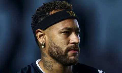 Neymar mỉa mai mặt sân tệ hại sau khi dính chấn thương