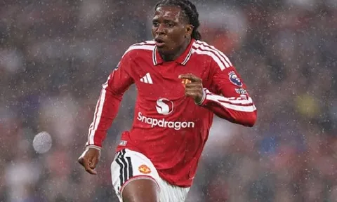 Carrick ví sao 25 triệu bảng của MU như tân binh
