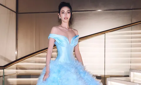 Mai Davika hóa nàng thơ cổ tích trong thiết kế sắc xanh pastel của Lê Thanh Hoà