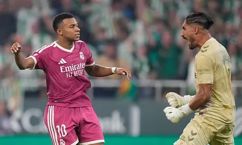 Mbappe sút hỏng 11m, Real Madrid sẩy chân trước Real Betis