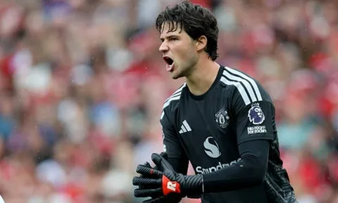 Nội bộ Man Utd bất ngờ với bản lĩnh của Lammens