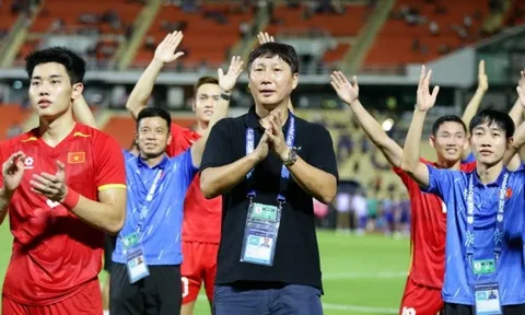 Tuyển Việt Nam đi tìm 'máy quét' mới cho HLV Kim Sang-sik