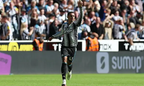 Newcastle 2-2 Bournemouth: Chia điểm kịch tính