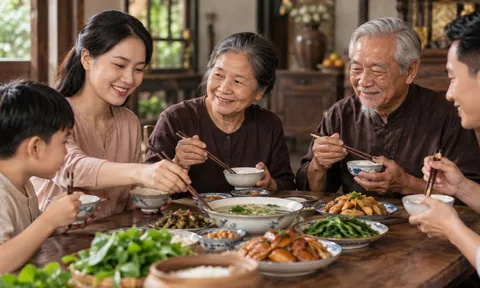 Nhìn nết ăn biết tính cách: Người xưa chỉ một thói quen nhỏ để đoán cả nết người