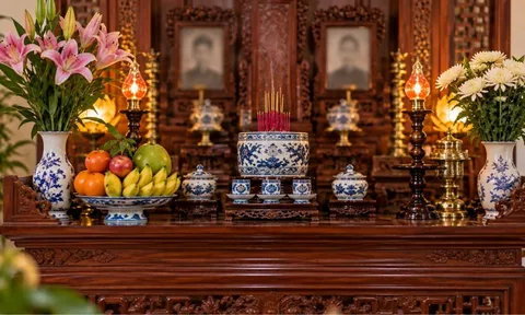 Tại sao không nên để cây cảnh trên ban thờ gia tiên như ở ban thờ Thần Tài?