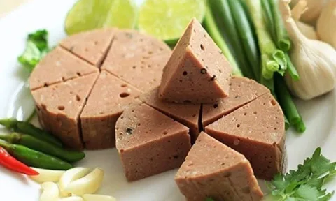 7 đặc sản nổi tiếng Đà Nẵng nhất định phải nếm thử, vừa ngon vừa rẻ, mua về làm quà ai cũng mê