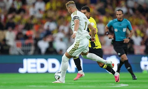 Al Ittihad thắng Al Nassr 2-1 trong ngày Ronaldo tịt ngòi