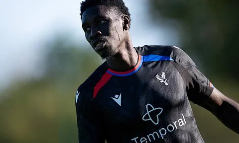 Tin đồn chuyển nhượng sáng 6/9: Liverpool tái khởi động vụ Sarr; MU kiên trì với Lewis Hall