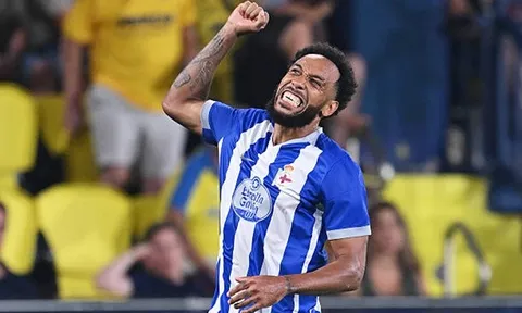 Fan ngỡ ngàng khi Aubameyang 37 tuổi bứt tốc xé lưới đối thủ
