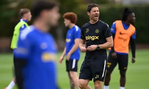 Alonso tìm lời giải cho hàng phòng ngự Chelsea ở đại chiến Arsenal