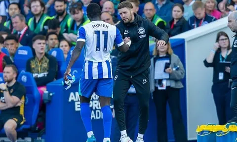 Liverpool tái khởi động vụ Yankuba Minteh từ Brighton