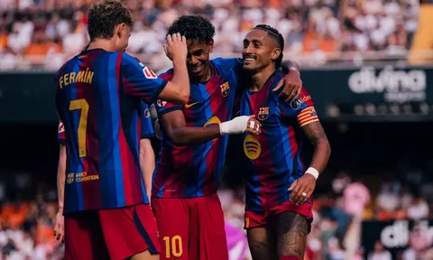 Yamal lập cú đúp, Barca vùi dập Valencia 5-0