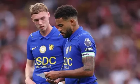 Mảnh giấy của Alonso gửi Reece James gây sốt mạng xã hội