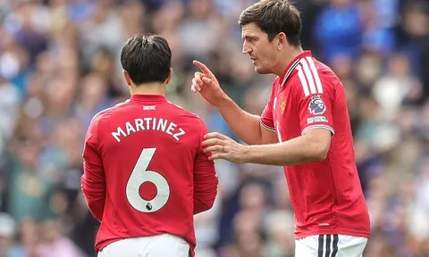 Rio Ferdinand chê cách chọn nhân sự của Carrick