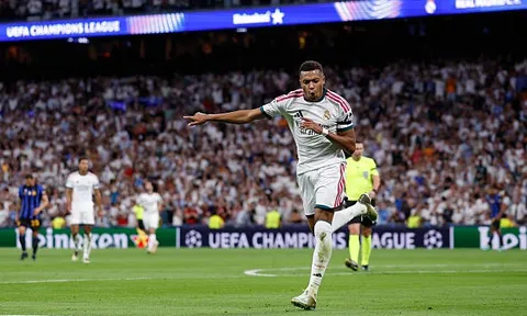 Ryan Giggs tiết lộ lý do Man Utd từ chối chiêu mộ Kylian Mbappe