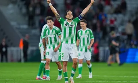 Marc Bartra lập cú đúp, Real Betis ngược dòng kịch tính hạ Lille 3-2