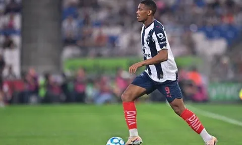 Everton chỉ chiêu mộ Anthony Martial với 1 điều kiện